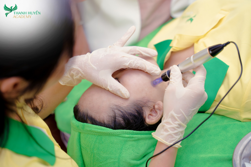 Phát triển kỹ năng và kiến thức