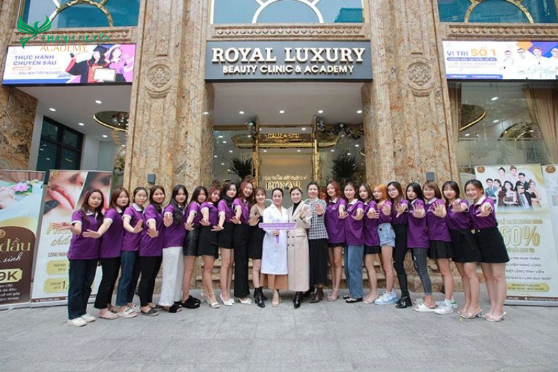Học viện Thẩm mỹ Royal